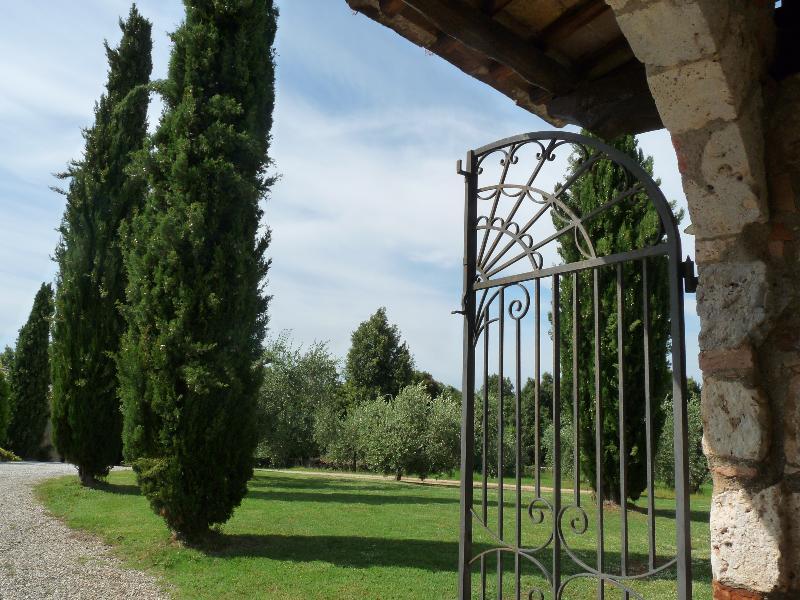 Borgo Gallinaio มอนเตริจโจนี ภายนอก รูปภาพ