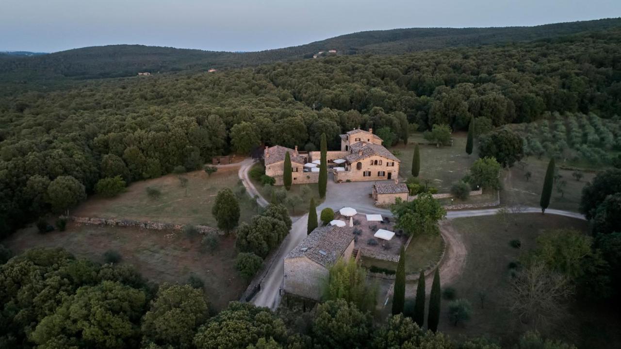 Borgo Gallinaio มอนเตริจโจนี ภายนอก รูปภาพ