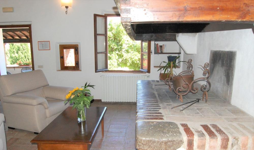 Borgo Gallinaio มอนเตริจโจนี ภายนอก รูปภาพ