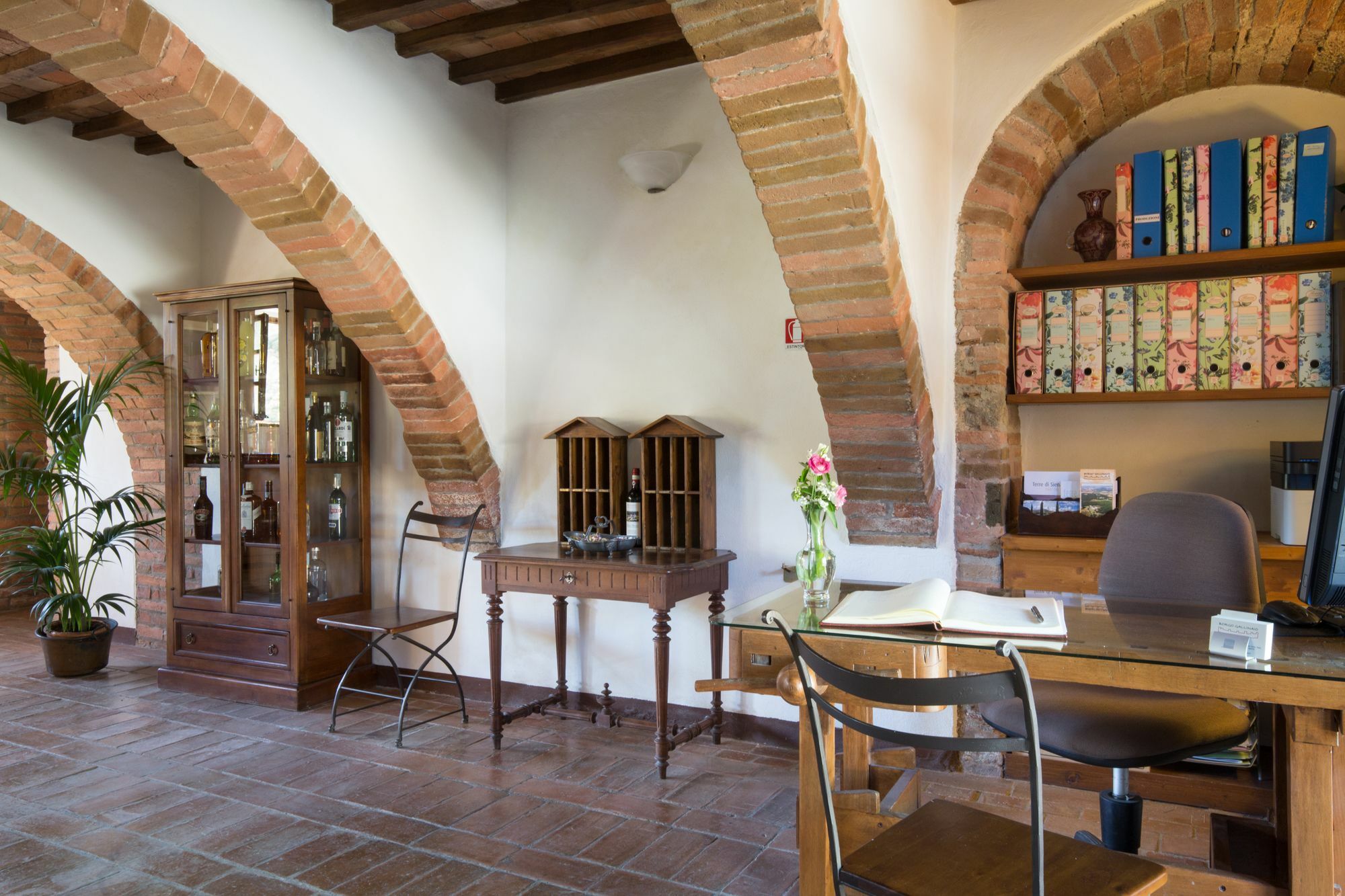 Borgo Gallinaio มอนเตริจโจนี ภายนอก รูปภาพ